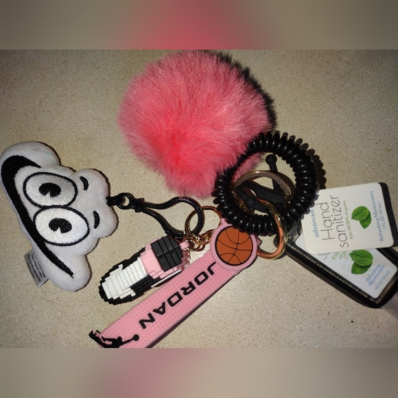 Jordan Pink Keychain 🩷🆕 - Picture 5 of 5